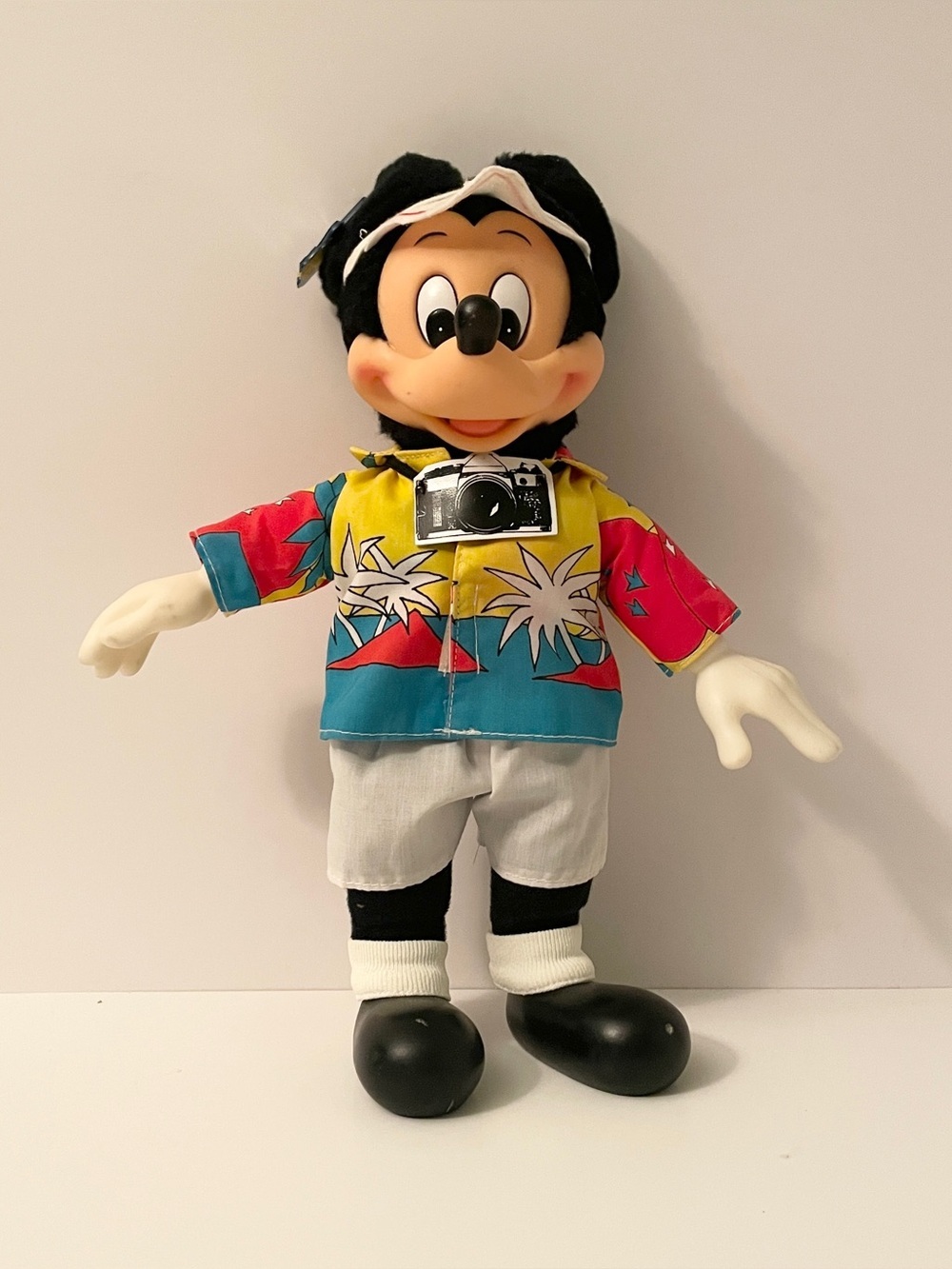 VTG Disney Mickey Mouse Tourist Hawaiian Shirt Plush Applause